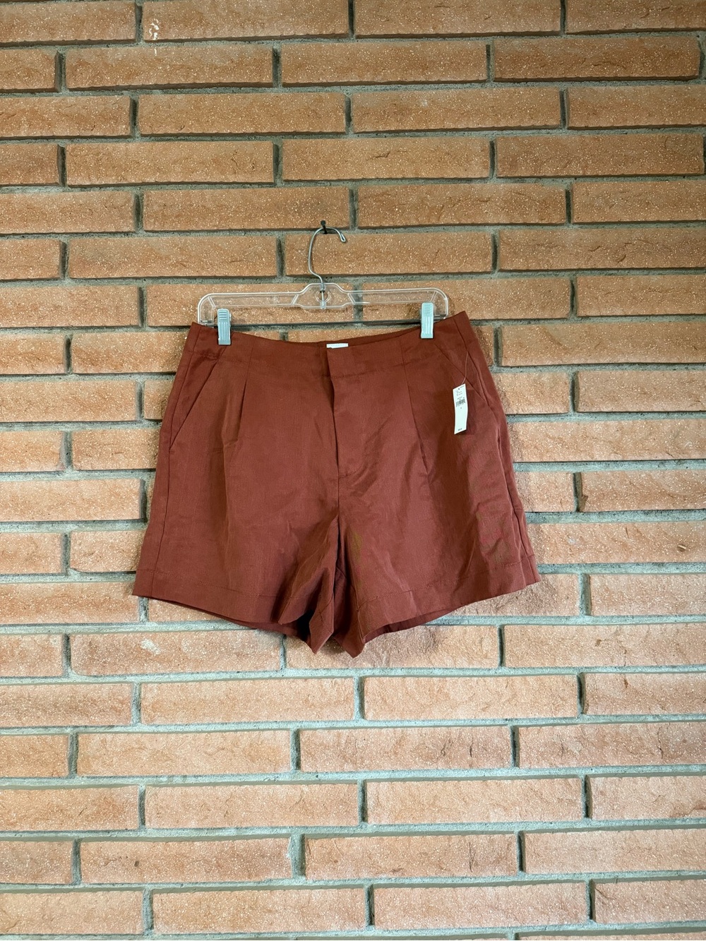 GAP Women's Flat Front Shorts in Rust
